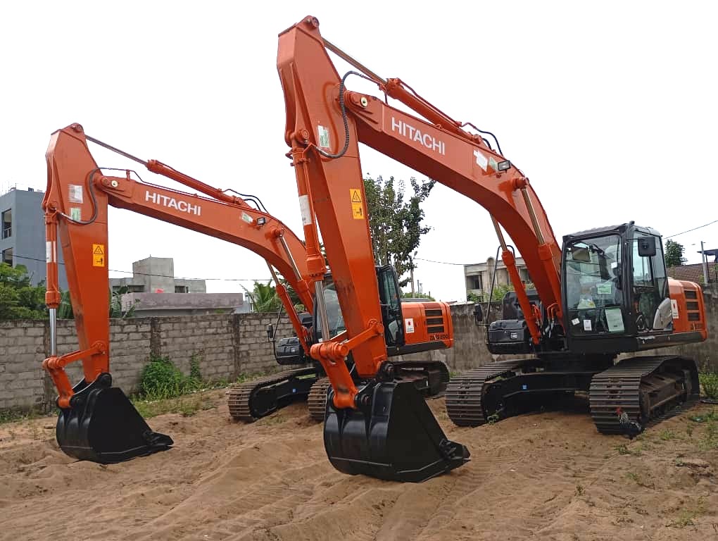 コートジボワール向け「油圧ショベル」を納品