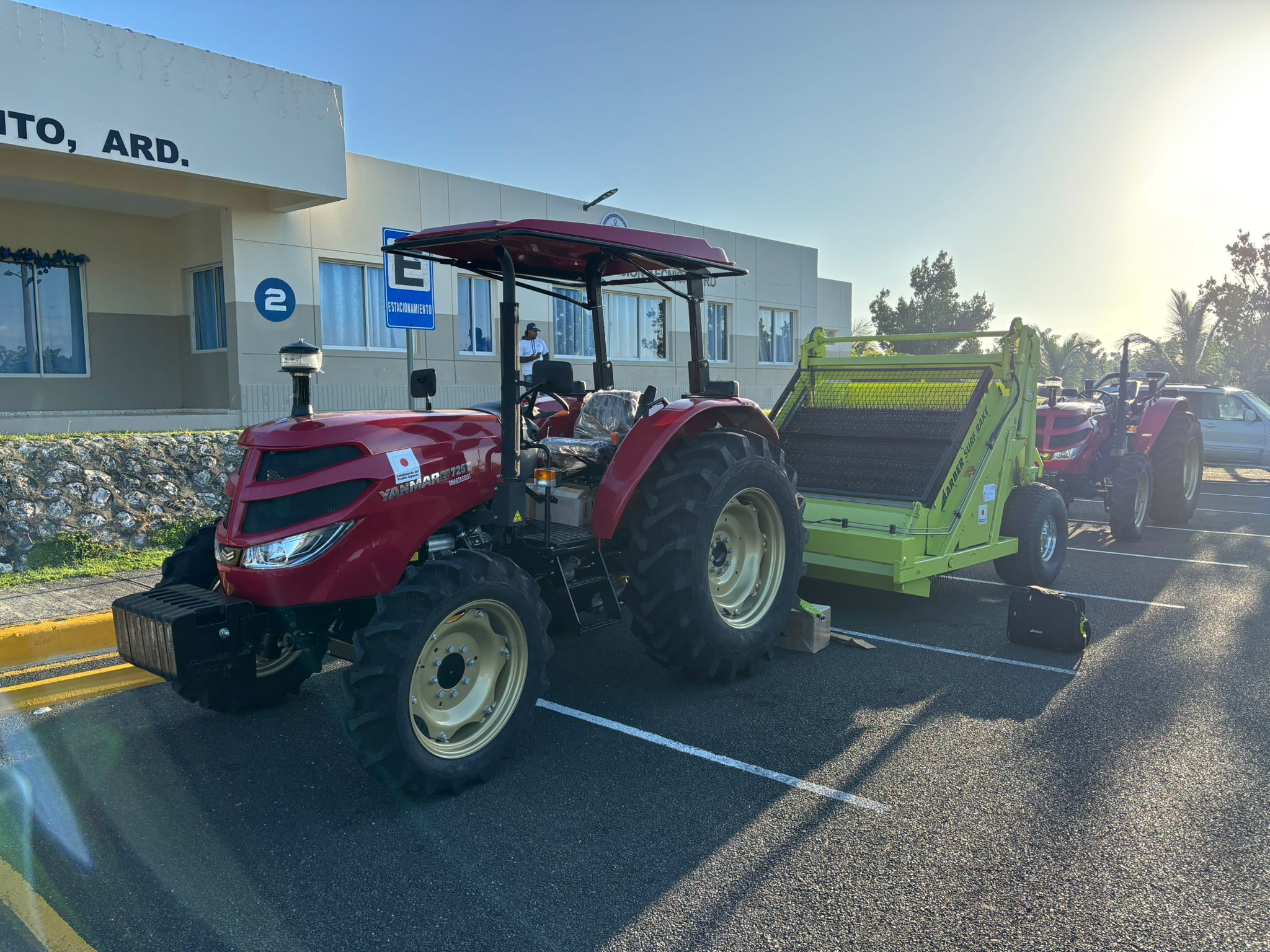 ドミニカ向け「サルガッサム海藻除去機材」を納品